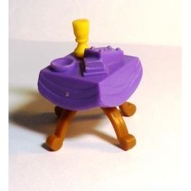 Figurine "Nestlé" (1996) - Le Bossu De Notre Dame / N° 22 - La Table