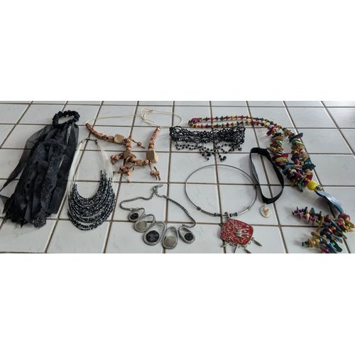 Lot De Colliers Vintage