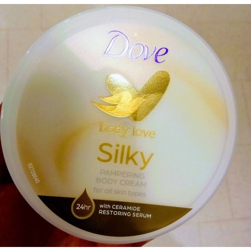 Dove Body Love Silky Creme Pour Le Corps.24 H Pour Tout Type De Peau.250ml 