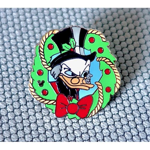 Pins Disney, Lanyard Collection, Disneyland Resort Hotel. Oncle Picsou, L'Oncle De Donald. Série Guirlande, Couronne De Noël. Officiel Pin Trading 2006