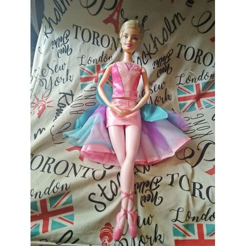poupee barbie ballerine ..