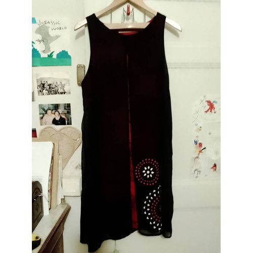 Robe Rouge Voile Noir 40 L Desigual.