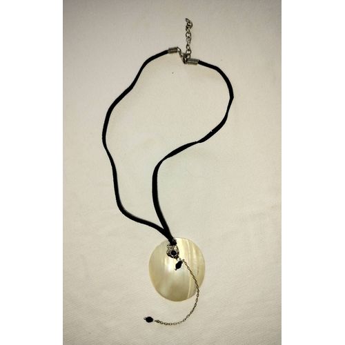 Collier Nacré