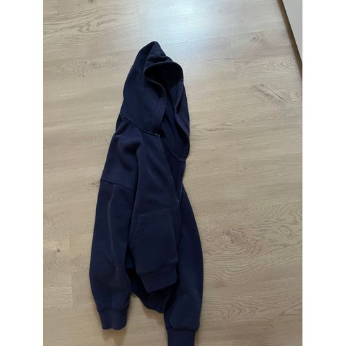 Gilet, Filles À Vendre