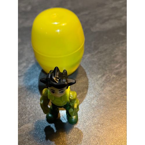 Jouet kinder personnage 