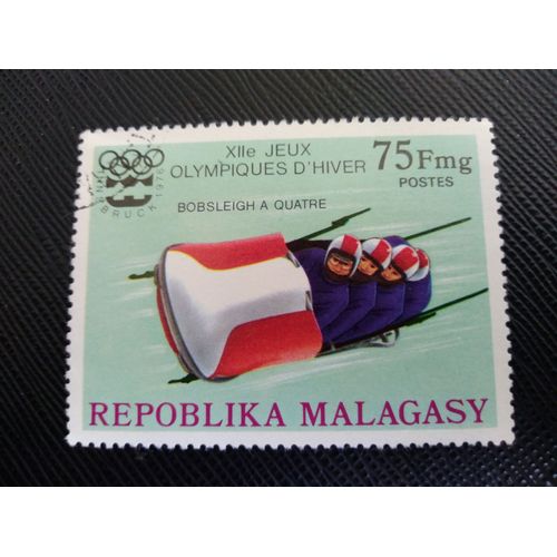 Timbre Madagascar Yt 573 Jeux Olympiques D'hiver - Innsbruck Bobsleigh 1975 ( 200706 )