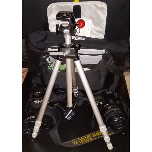 Nikon D70 6.1 mpix + Objectifs et pied Japan
