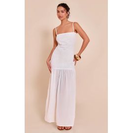 Robe longue en effet lin blanc à bretelles fines et