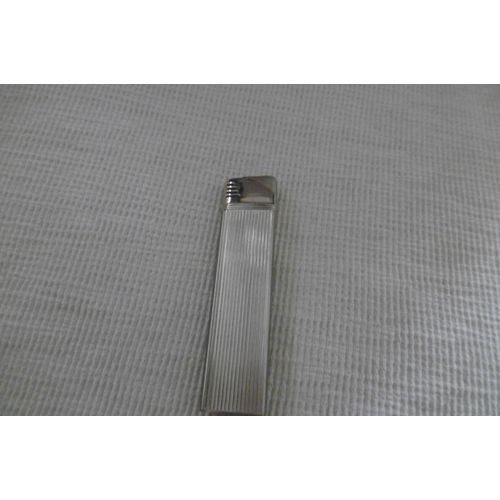 Briquet Métallique Rechargeable Argenté Strié Xtra+ Farbel