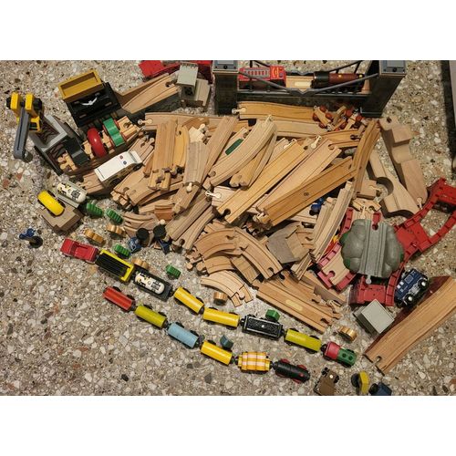 Très gros lot de rail en bois