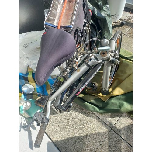 Vélo Pliant Enregistré Antivol Très Peu Servi 5 Vitesse Shimano
