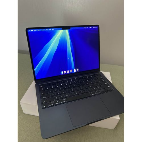 Apple MacBook Air 2024 - 14" M3 - Ram 16 Go - SSD 256 Go - Qwerty - Minuit