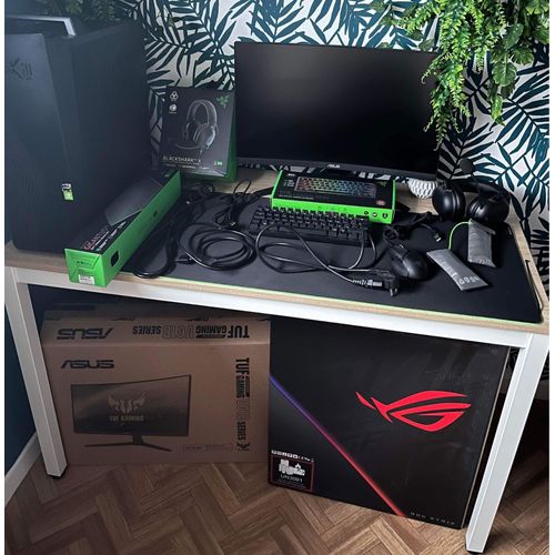 Setup Gaming complet 24" AMD Ryzen 3600X - 3.8 Ghz - Ram 8 Go - SSD 512 Go