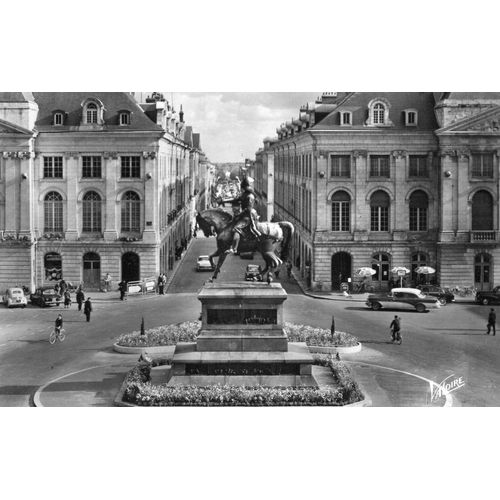 Cpa N° A 4015  Annee 1959 - Orleans - 45 Loiret - La Statue De Jeanne D'arc Place Du Martroi Et La Rue Royale - Ecrite Et Timbree