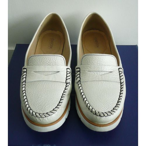 Mocassins Blanc Nacré. Cuir. Geox. Respira. Pointure 38