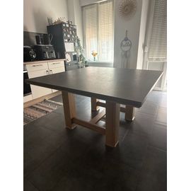 Table Carrée Effet Bois Et Béton