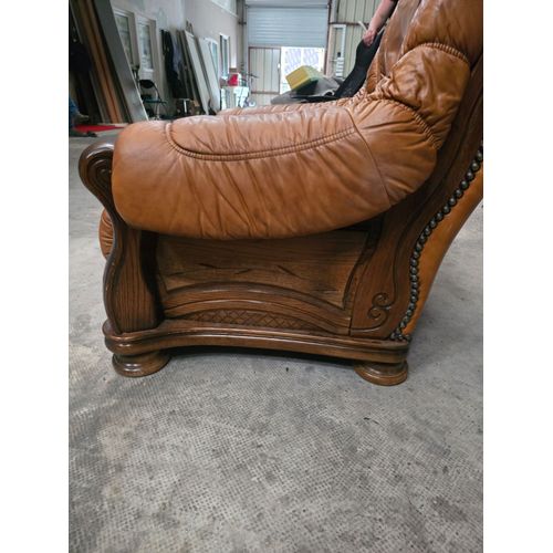 Chaise En Cuir Sculpté