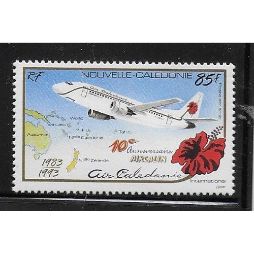 Nouvelle-Caledonie Poste Aerienne 1993 : 10è Anniversaire De La Création D'"Aircalain" (Air Calédonie International) : Avion En Vol, Carte Et Fleur : Timbre À 85 F. Neuf **