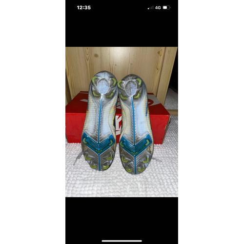 Vend Paire De Chaussure De Foot En Excellent États 