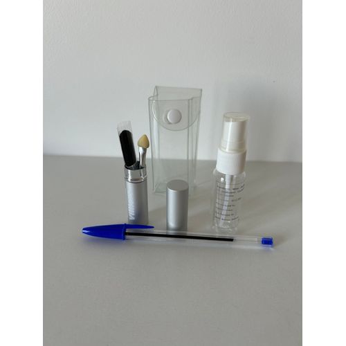 Lot d'accessoires (pour sac à main).
