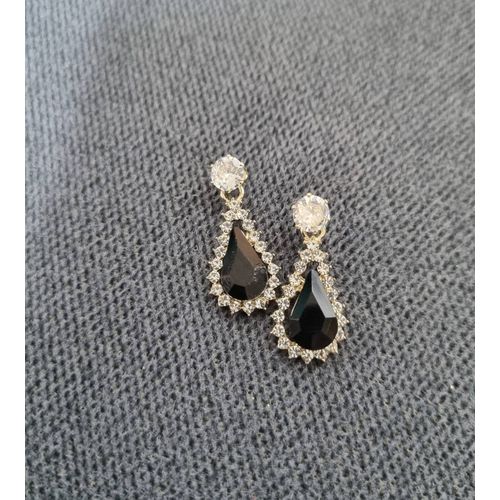 Paire De Boucles D'Oreilles Soiree Noir Et Strass Blanc