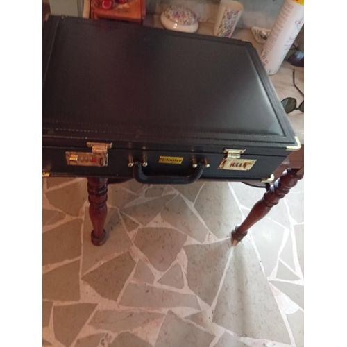 Attaché case