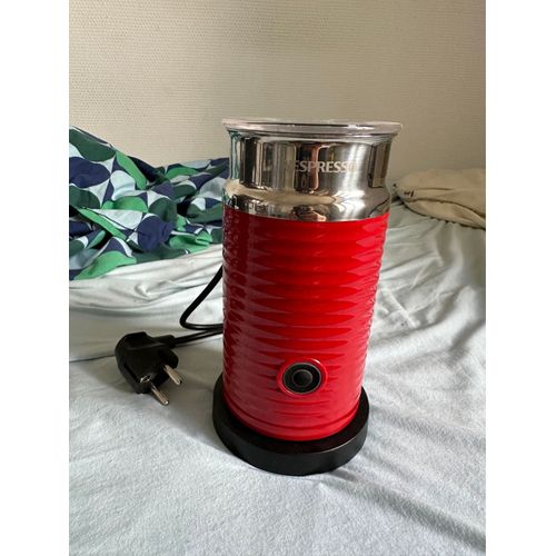 Nespresso Aeroccino 3 - Mousseur à lait - 240 ml - rouge