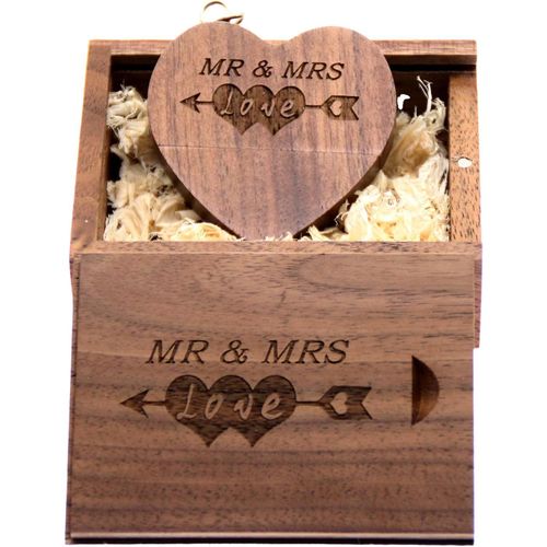 Clé USB en Bois avec Gravure au Laser Mr & Mrs Design - Pilotes de clé USB en Forme de c?ur de 32 Go en Bois avec boîtier Correspondant pour Cadeau de Fantaisie (Noyer 32g)