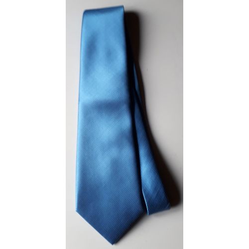 Cravate Herlaine Paris Ton Bleu Lumineux À Effet De Discrètes Rayures Latérales - 100%Polyester