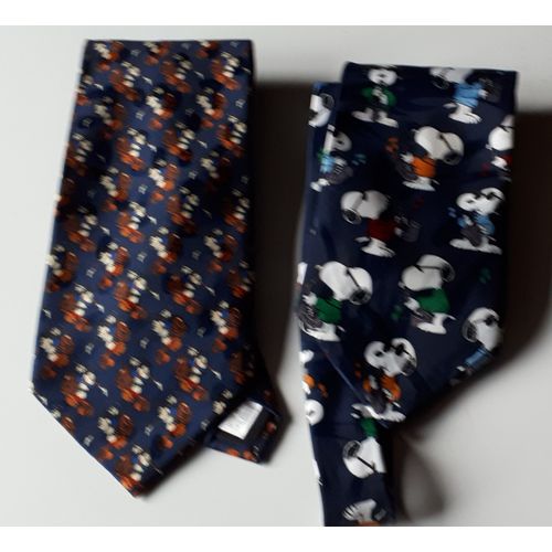 Lot De 2 Cravates Au Décor Amusant - Disney Avec Discret Motif Mickey Jouant Au Polo +Peanuts Avec Motif Snoopy Musicien - Les Deux 100%Polyester