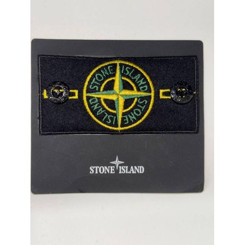 1 Patch Stone Island + 2 Boutons