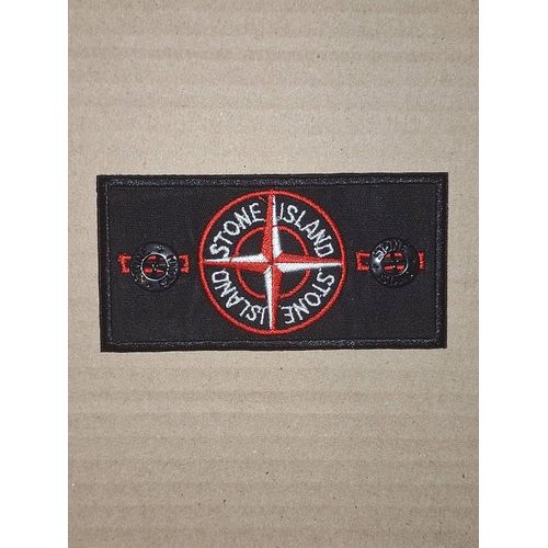 1 Patch Stone Island Rouge + 2 Boutons