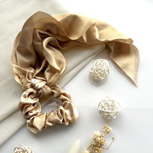 Chouchou Foulard Long Pour Cheveux En Satin À Double N?ud Volant Beige
