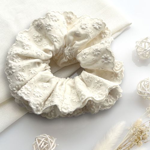 Chouchou Classique Pour Cheveux En Tissu Brodé Vintage Chic Beige