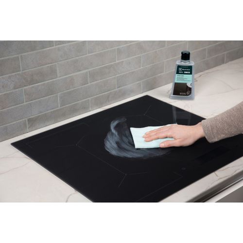 Vitro Care - Hob Cleaner (Recommended by Electrolux, AEG, Zanussi) 300 ml M3HCC300