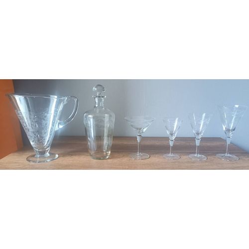 Service À Verres Et Coupes En Cristal De Bohème Ciselé De 1965 45 Pièces