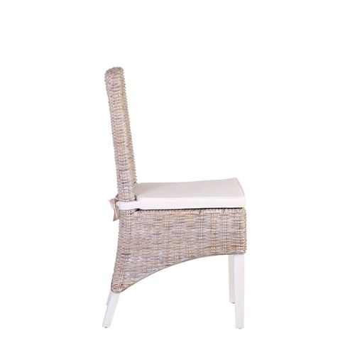 Chaise En Rotin Beige Blanchi Avec Coussin