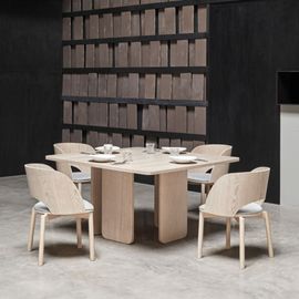 Table À Manger Carrée Design 137cm En Bois Naturel