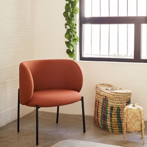 Fauteuil Design Arrondi En Tissu Pieds Métal Noir Orange