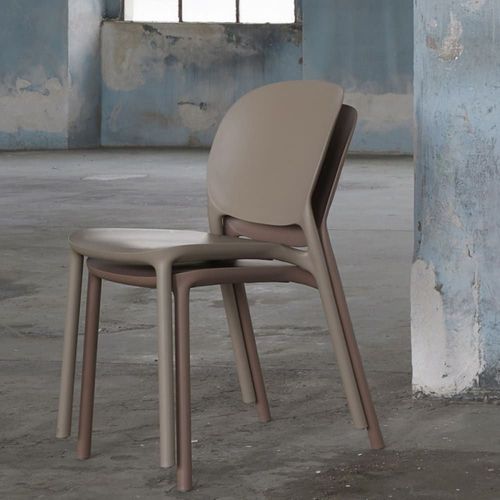 Chaise Design En Plastique Beige