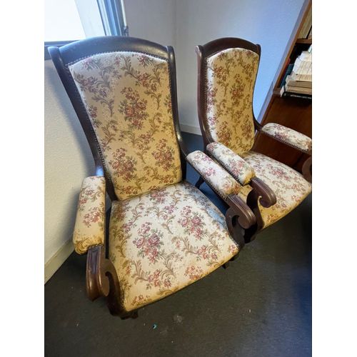 Deux Fauteuils Voltaire Anciens