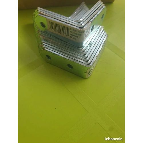 Petites équerres zinc 40X40X15X2 MM