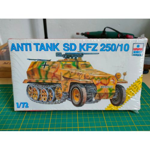Maquette Char Esci 1/72 : Sdkfz 250/10-Esci