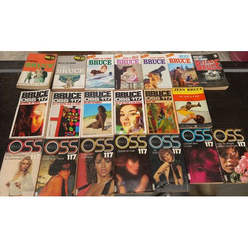 Lot De 20 Volumes "Oss 117" Par Jean Bruce En Format Poche.