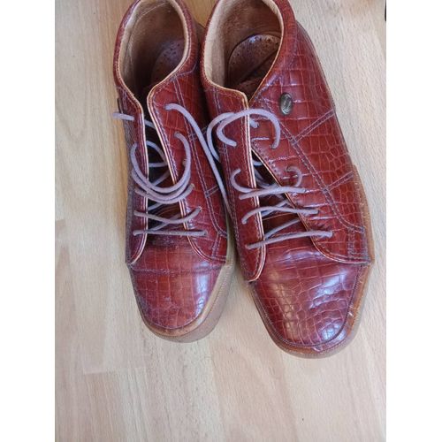 Très Belles Chaussures Superga Cuir Marron De Qualité. T38