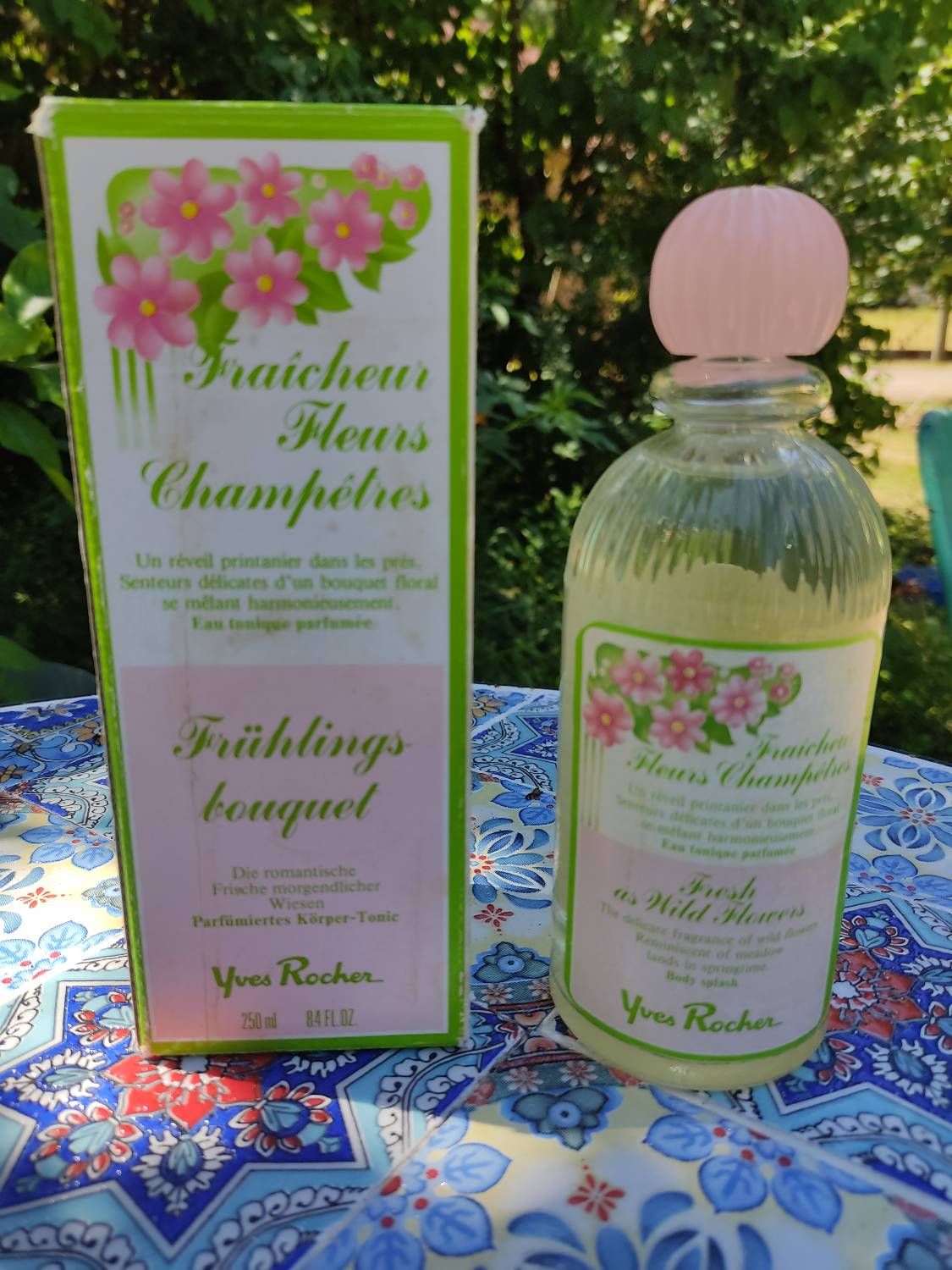 Parfum Eau De Toilette Les Brassées De Fraicheur Fleurs Champêtres Yves Rocher 250 Ml + Boîte 