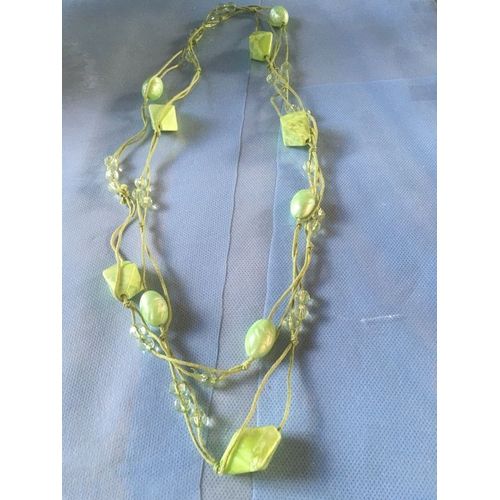 Collier Long Fantaisie Vert Anis