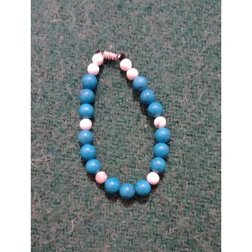 Bracelet Artisanal En Turquoises Et Howlites .