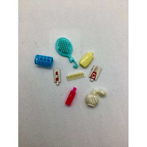 Lot 8 pièces Mattel vintage accessoires articles beauté hygiène cosmétique salle de bain Barbie carton plastique