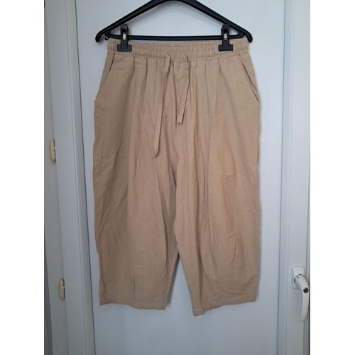 Pantacourt Neuf Taille 42-44 Beige